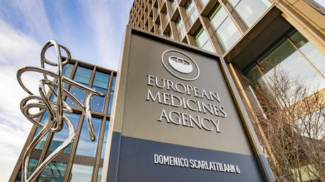 ЕС поддерживает экстренное использование таблеток от Covid - RT World News