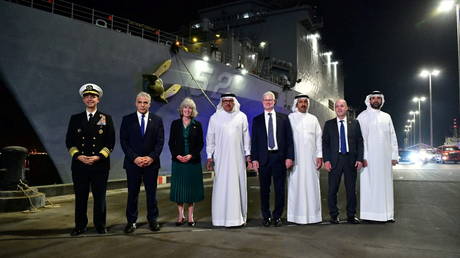 Израиль проводит первые учения ВМФ с участием `` заклятых врагов '' из Персидского залива - RT World News