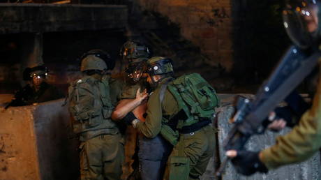 Израильские солдаты получили `` призы '' за помощь в составлении базы данных фотографий палестинцев - отчеты - RT World News