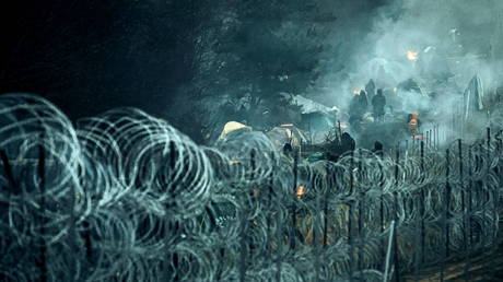 ООН критикует реакцию Польши на пограничный кризис с Беларусью - RT World News