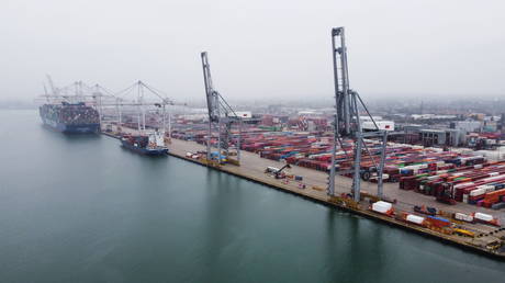 Торговцы наркотиками и аферисты угрожают цепочкам поставок - отчет - RT World News