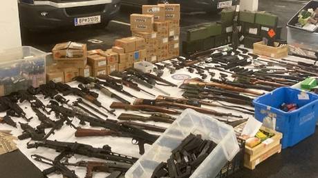 В Австрии арестован подозреваемый в нацистской тайне (ВИДЕО) - RT World News