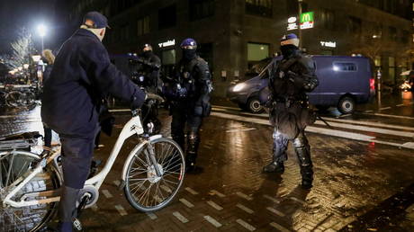 В Европе объявлен новый карантин - RT World News