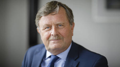 Ведущий врач предупреждает, что штамм Covid столь же опасен, как и эбола - RT World News