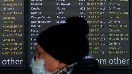 Байден раскрыл условия введения требования о введении вакцины для внутренних туристов - RT World News