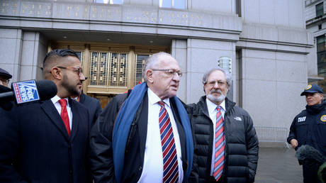 BBC извиняется за интервью по делу Максвелла - RT World News