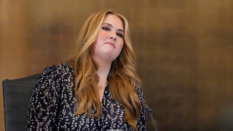 Европейская принцесса нарушает правила Covid-19, устроив вечеринку в честь дня рождения - RT World News