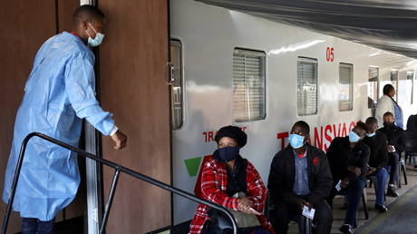 Исследование показывает, насколько эффективна вакцина Pfizer против Омикрона - RT World News