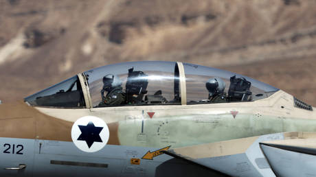 Израиль увеличивает возможности нанесения дальних ударов благодаря сделке с США - RT World News