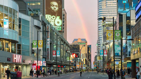 Нехватка рабочей силы вынуждает канадские компании пересмотреть мандат Covid - RT World News