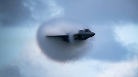 ОАЭ могут отказаться от сделки с США по F-35 на 23 миллиарда долларов - сообщает RT World News