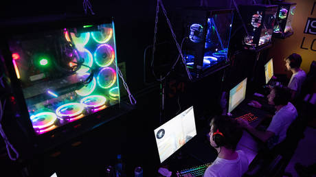Первая страна, признавшая киберспорт, хочет привлечь больше студентов - RT World News