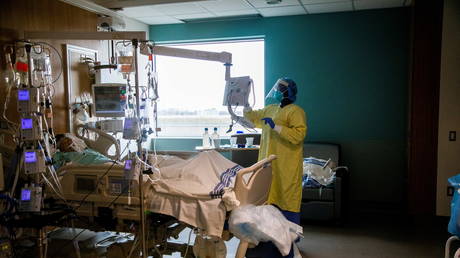 По правилам канадской провинции медицинские работники могут остаться на работе - RT World News