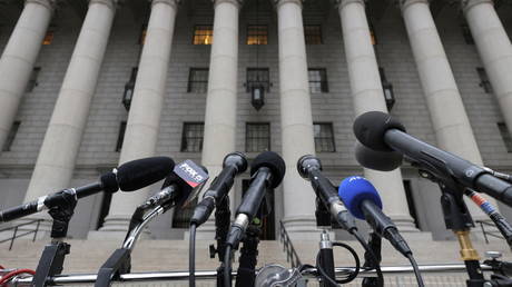 присяжные возобновили обсуждение - RT World News