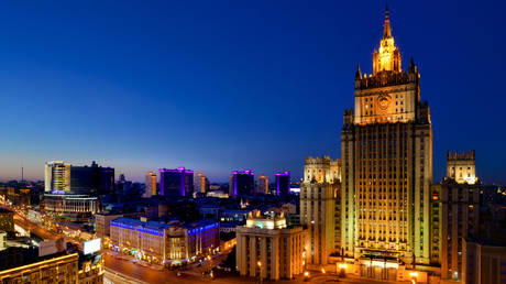 Россия и Америка расходятся во мнениях по поводу разрешения визового спора - СМИ - RT World News