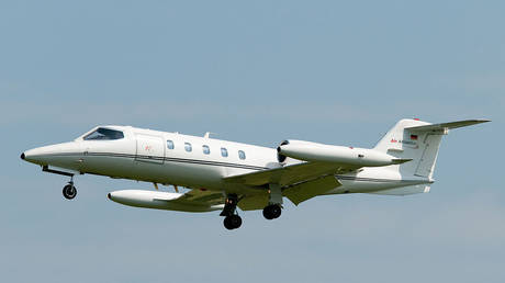 Самолет загорелся после крушения в районе Калифорнии (ВИДЕО) - RT World News