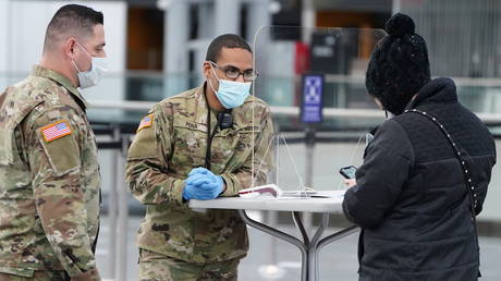 Судья принял решение по иску о выдаче мандата на военную службу США в США - RT World News