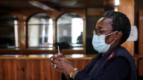 В исследовании оценивается риск тяжелого заболевания, вызванного омикроном - RT World News