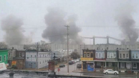 Взрыв угольного бункера сотрясает город США - RT World News