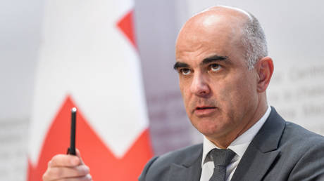 Богатые страны вскоре могут отказаться от сертификатов Covid — RT World News