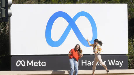 Facebook требует бустеров Covid — RT World News