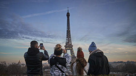 Франция запретит секс с родственниками — RT World News