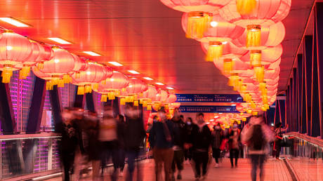 Глава МВД ушел в отставку после скандала на дне рождения — RT World News