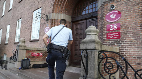 Глава разведки арестован за сверхсекретные утечки — RT World News