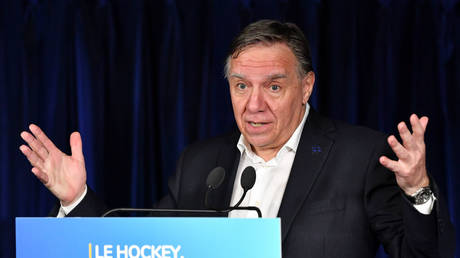 Непривитым в Канаде грозит специальный налог — RT World News