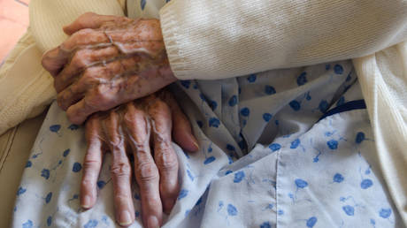Случаи деменции утроятся во всем мире — RT World News