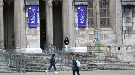 Университет объясняет, почему такие слова, как «хромой» и «мужчина», являются «проблемными» — RT World News