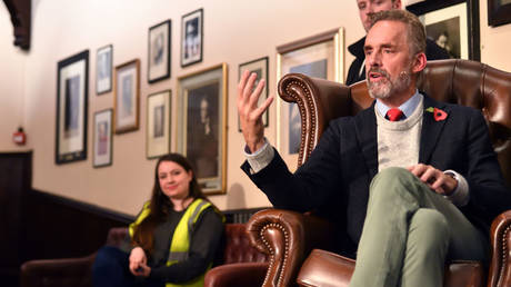 Джордан Петерсон пишет песню для Трюдо — RT World News