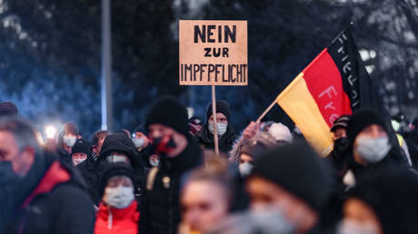Главный суд Германии вынес решение об оспаривании мандата на вакцинацию — RT World News