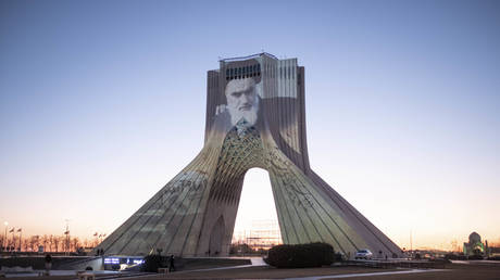 Иран раскрыл ожидания относительно ядерных переговоров в Вене - RT World News