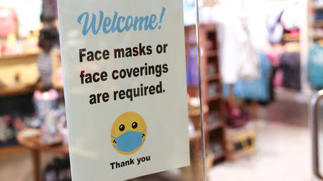 Кассир застрелил клиента без маски, после чего убил себя — RT World News