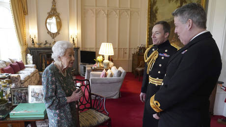 Королева Великобритании Елизавета делает редкое откровение о здоровье — RT World News