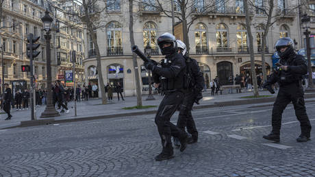 Протесты «Конвоя свободы» пришли в Европу — RT World News