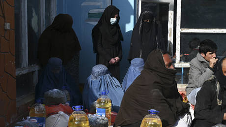 США предпринимают шаги по размораживанию замороженных афганских фондов на $7 млрд — RT World News