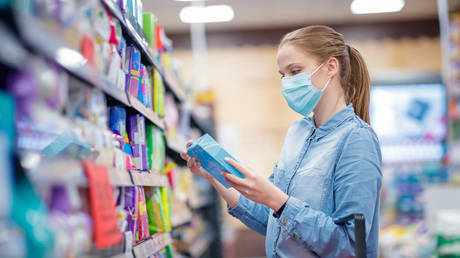 Возможная связь между вакцинами от Covid и нарушениями менструального цикла побуждает к расследованию — RT World News