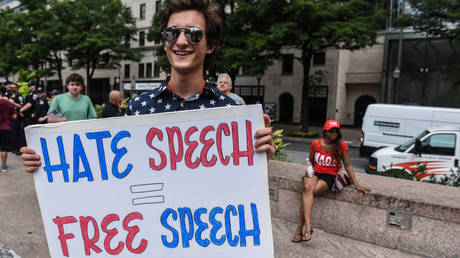 Администрация Байдена представляет «Совет по управлению дезинформацией» — RT World News