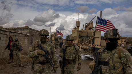 База США в Сирии атакована изнутри — RT World News