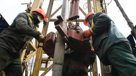 Германия установила крайний срок запрета российской нефти — RT Business News