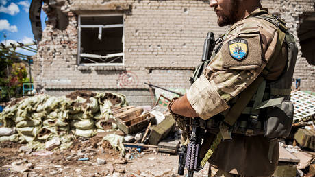 Канада отрицает подготовку украинских неонацистов — RT World News