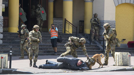 Киев ищет помощи у Запада, чтобы обелить жестокое обращение с пленными российскими войсками – Москва — RT Россия и бывший Советский Союз