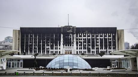 Китай предупреждает о «цветной революции» — RT World News