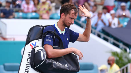 Медведев назвал «Цитата года» после того, как не смог перевоспитать Джоковича — RT Sport News