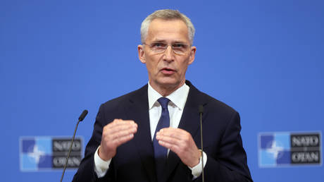 НАТО раскрывает масштабы своего участия в обучении украинских войск — RT World News