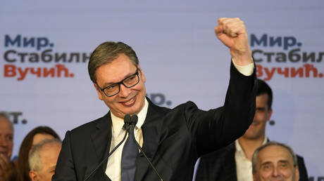Президент Сербии объявил о победе — RT World News