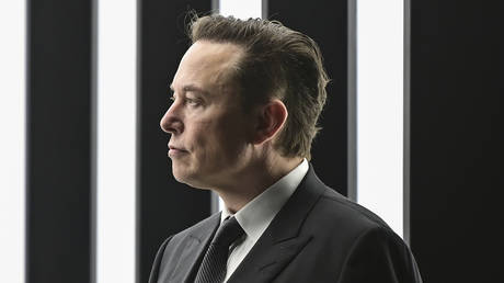 Сотрудники Twitter пожаловались на «трансфоба» Илона Маска — СМИ — RT World News