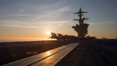 США в новой азиатской демонстрации силы — RT World News